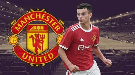 Man Utd Legends Son Signs For Premier League Rivals