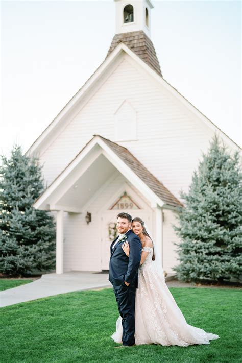 Still Water Hollow Wedding in Nampa | Sierra + Nathan