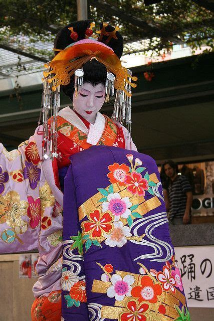 Oiran Kimono And Hair Decoration Note The Obi Is Worn In The Front