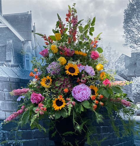 Large Pedestal Arrangement Buy Online Or Call 01323 736968