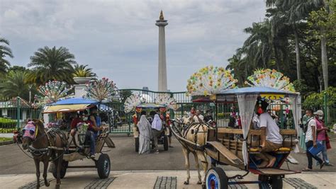 Txt Dari Jakarta On Twitter Punya Cerita Apa Sama Delman Di Monas Yg