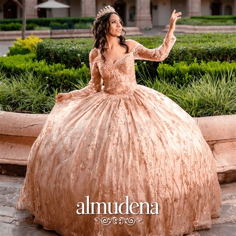 Vestido para Quinceañera Azul Rey con Flores Almudena Boutique Ropa