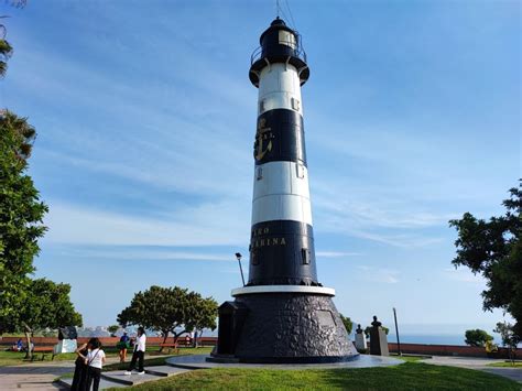 El Faro De La Marina ¿de Miraflores O Ilo Plaza Tomada