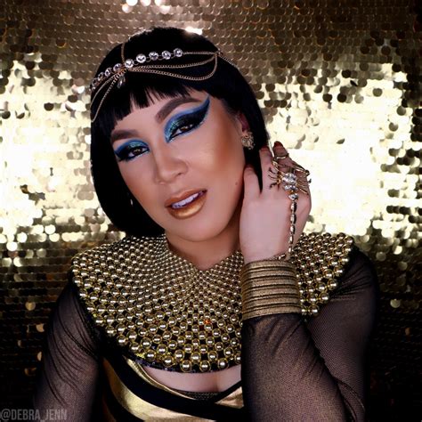 Cleopatra Makeup Tutorial: A Sexy Halloween Costume Idea