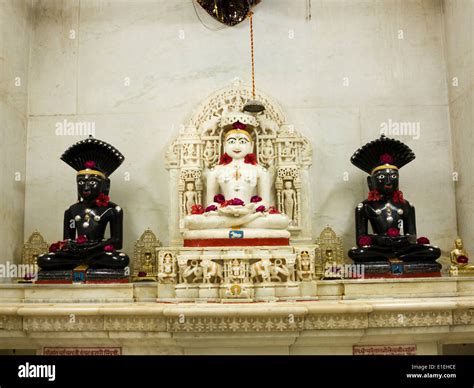 Mahavira hi-res stock photography and images - Alamy