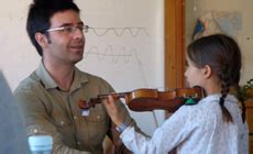 Clases de violín en grupo con Claudio Forcada Doce Notas