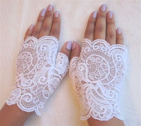 Bridal Fingerless Lace Gloves White Paisley Lace Bridal