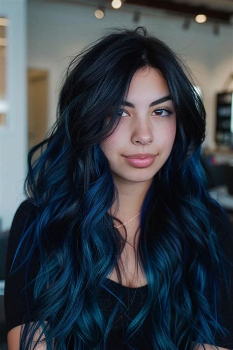 Fans react to the celebrity's new blonde and blue hair highlights 16