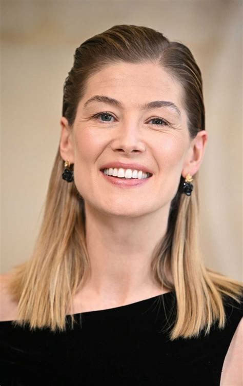 Rosamund Pike Attends The Christian Dior Fashion Show During 2023 Paris