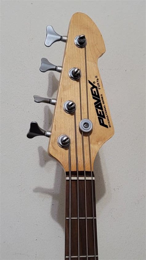 Peavey Fury Ii Internacional Series 4 Strings Electric Bass In Brown