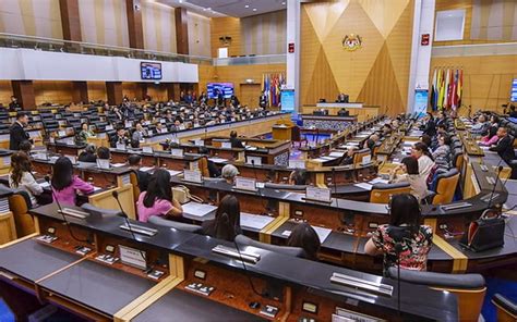 Bn Mps Walk Out After Speaker Maintains Ban On Mic Veep Free Malaysia