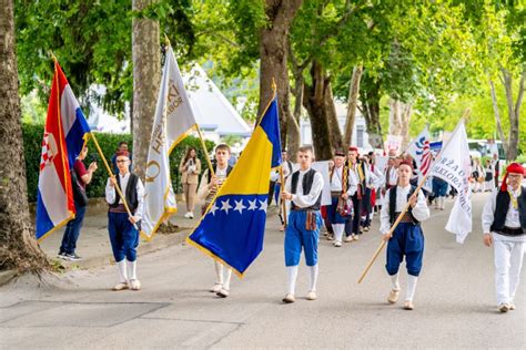 U Mostaru Odr Ana Veli Anstvena Dr Avna Smotra Izvornog Folklora Hrvata