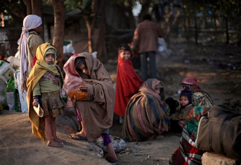 Cold and homeless in India - Photo 8 - Pictures - CBS News