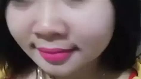 Vollbusige Indonesische MILF Teil 1 XHamster