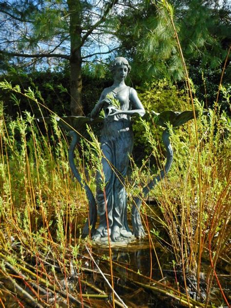 Garden Water Feature Richard Sutcliffe Cc By Sa Geograph