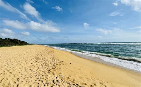 Galle Face Beach on the map with photos and reviews🏖️ BeachSearcher.com