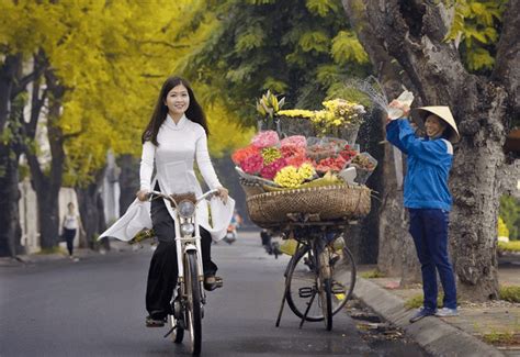 到越南河内旅游发现奇怪的现象 这里的女人都喜欢穿奥黛 河内 越南 奥黛 新浪新闻