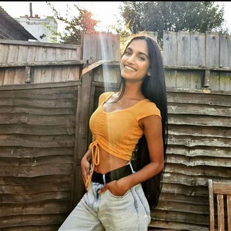 10 Hot New Amita Suman Bikini Pics