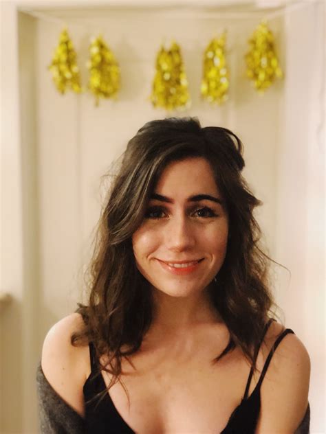 Pin by tiana 🏳️‍🌈 on dodie | Dodie clark, Pretty people, Hair shrinkage