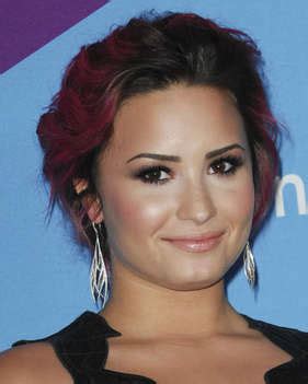 Demi Lovato Caught Up In Naked Picture Scandal Daily Star