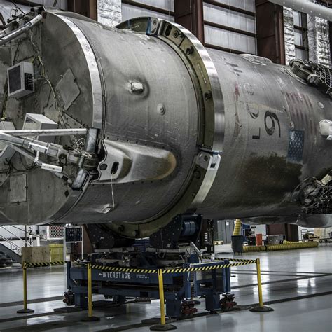 Hangar Falcon Spacex