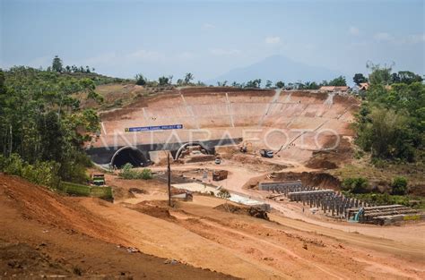 Proyek Jalan Tol Cisumdawu Antara Foto