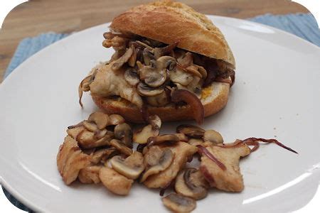 Broodje Kip Met Champignons Brutsellog