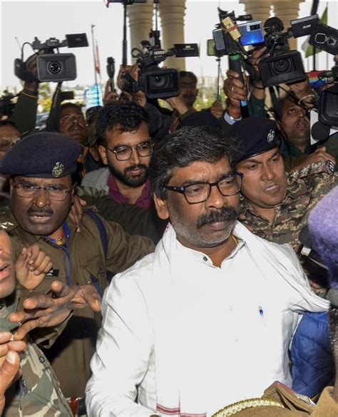 Former Jharkhand Cm Hemant Soren Cant Campaign In Lok Sabha Election