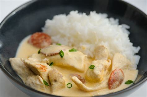 Blancs De Poulet En Sauce Avec Beaucoup De Sauce Cuisine L Ouest