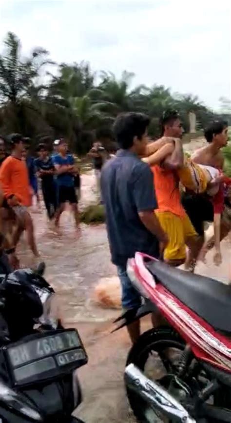 Mandi Di Sungai Seorang Bocah Di Muaro Jambi Tewas Tenggelam