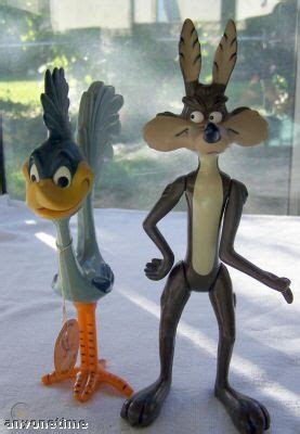 VINTAGE WARNER BROS. FIGURES ROAD RUNNER, WILEY COYOTE | #31311675