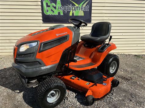 54 Husqvarna YTH24V54 Riding Lawn Tractor W Only 155 Hours Lawn