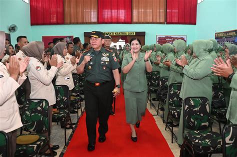 Lakukan Kunjungan Kerja Di Tiga Lokasi Mayjen TNI Rafael Suarakan