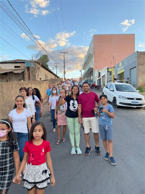 Caminhada Encerra Semana Da Fam Lia Na Diocese Diocese De Bom Jesus