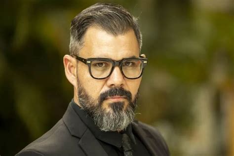 Juliano Cazarré Volta às Novelas Em Fuzuê E Viverá Antagonista Em