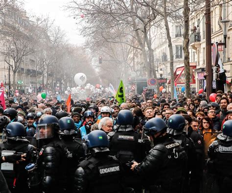 Wielkie Protesty We Francji Niemal Milion Ludzi Demonstruje Przeciwko