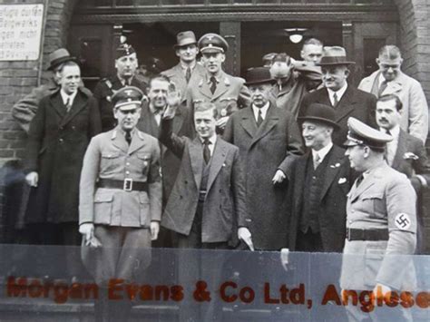 royal family nazi photographs images   duke  windsor giving
