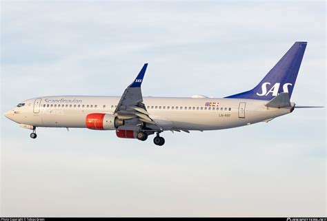 LN RRF SAS Scandinavian Airlines Boeing 737 85P WL Photo By Tobias