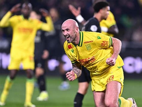 FC Nantes Reims Les Canaris Avec Nicolas Pallois Et Kelvin Amian