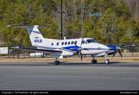 N174JB PRIVATE Beechcraft King Air 200 By Tal Pearlman AeroXplorer