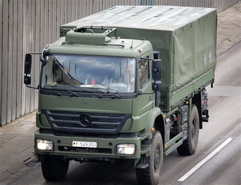 Gel Ndeg Ngiger Mb Axor Lkw Der Bundeswehr Berliner