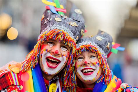 Wuppertal feiert Karneval Große Rosensonntags Open Air Party in Barmen