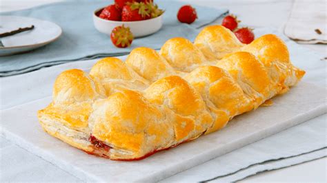 Bl Tterteigkuchen Mit Erdbeeren Aus Dem Eierkarton Leckerschmecker