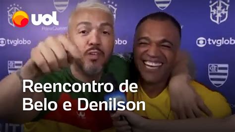 Belo e Denilson se reencontram em jogo solidário Abraço sorriso e