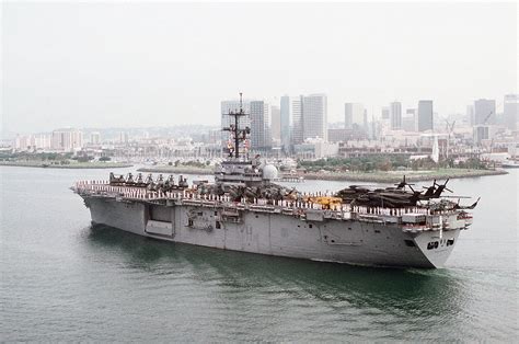 A Port Quarter View Of The Amphibious Assault Ship Uss New Orleans Lph