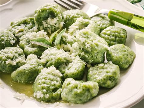 Gnocchi Di Patate E Spinaci Al Burro E Salvia Burro Prealpi