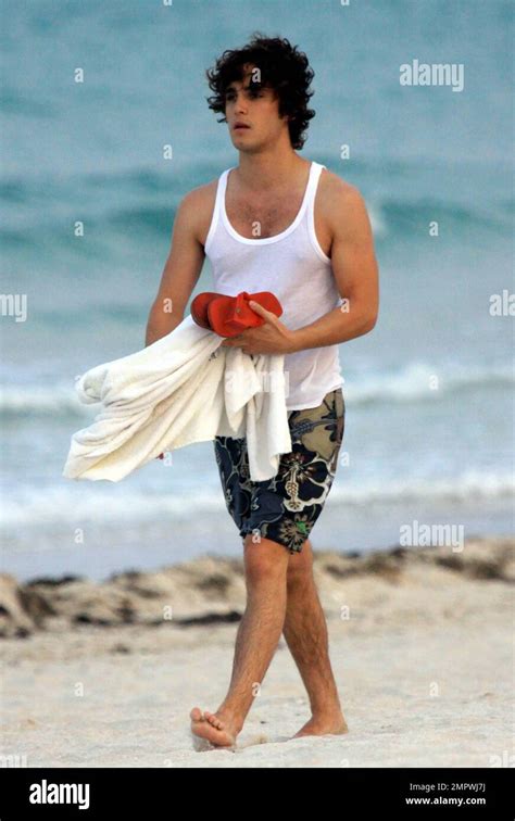 Mean Girls 2 Star Diego Boneta Aka Diego Gonz‡lez Boneta Shows Off His Slim Physique As He