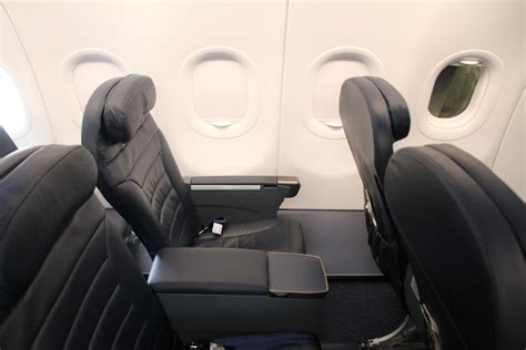 Review: Spirit Airlines (A321) Big Front Seat ORD-OAK - The Points Guy