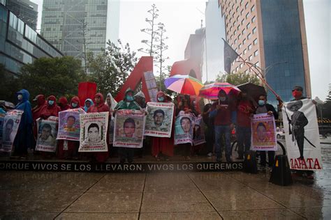 Los Familiares De Los De Ayotzinapa Desde Un Principio Se Alamos