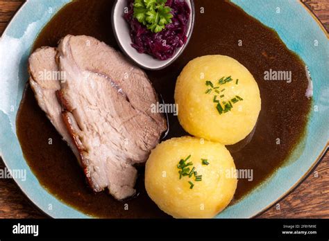 Bayerischer Schweinebraten Mit Kartoffelkna Del Hi Res Stock